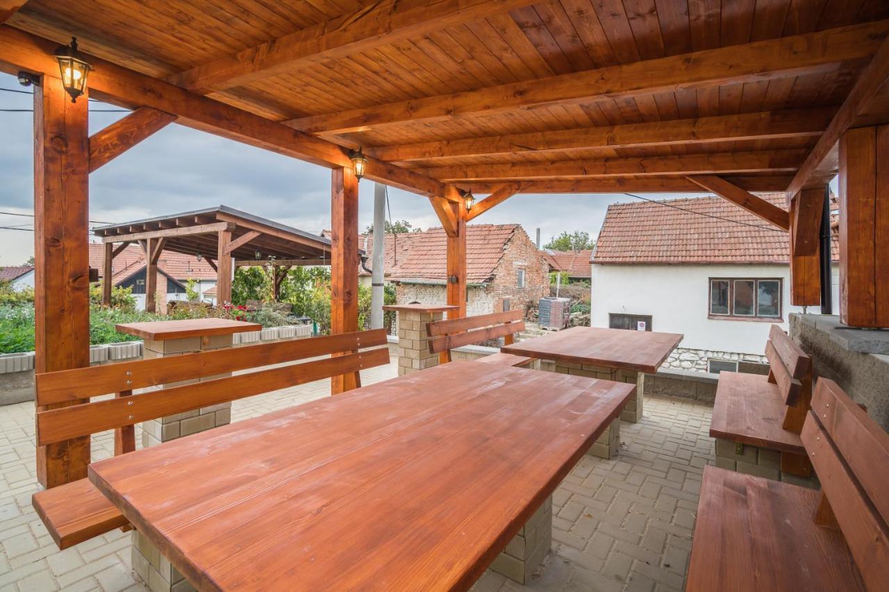 Vinný sklep Vinoza Velké Bílovice Esterno foto